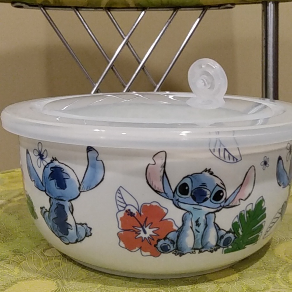 Disney Stitch bowl with lid